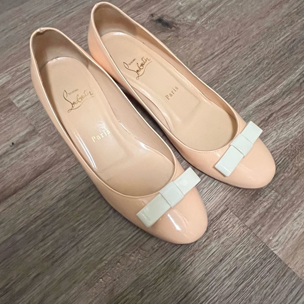 Christian Louboutin Women's Nude Bow Flats